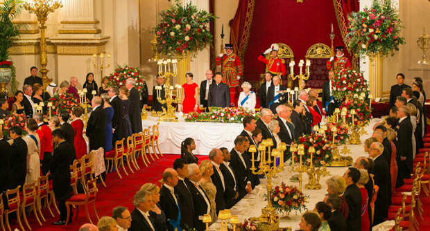 Ужин в королевской семье/Фото источник:www.vn.sputniknews.com