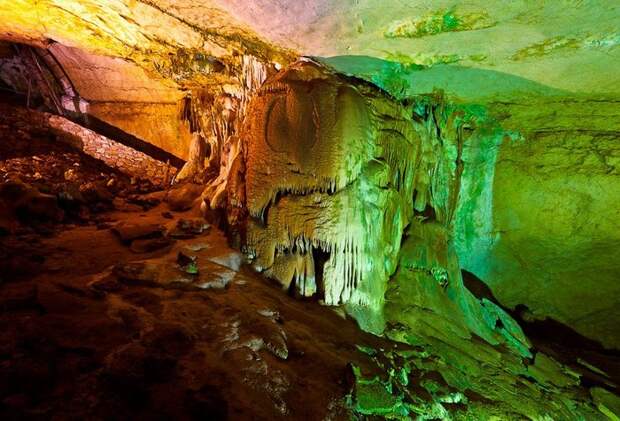 Мраморная пещера в Крыму. Автор фото: Денис Французов