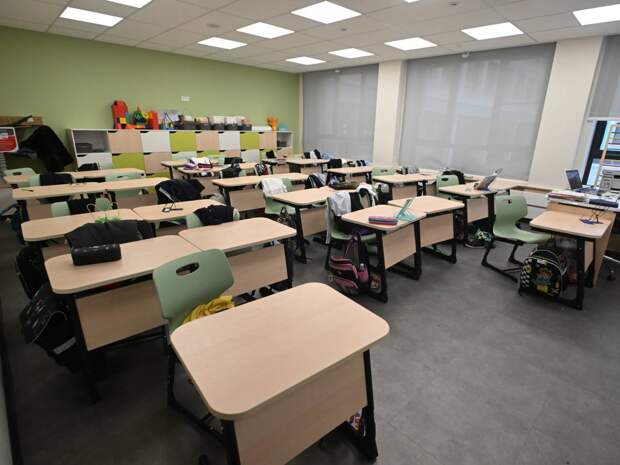 Издевались и заставили встать на колени: на одной из улиц Тюмени школьницы унизили сверстника