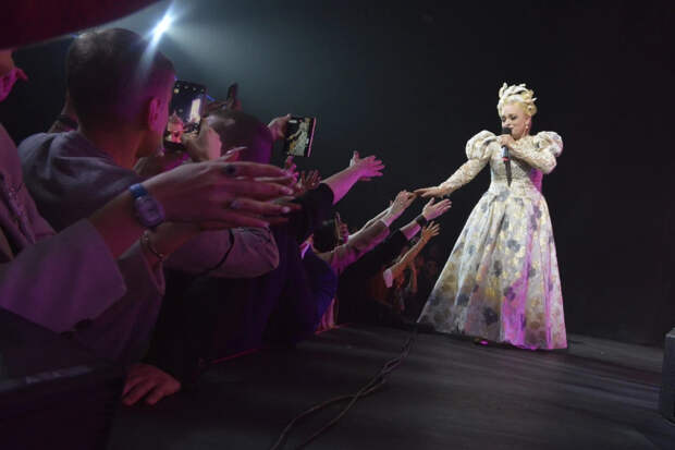 «Чтобы избежать позора»: Продюсер объяснил отмену концерта Кадышевой в «Лужниках»