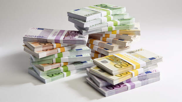 Филиппо: выделенные Украине Западом десятки миллиардов евро идут на терроризм