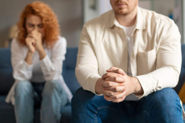 Психолог Гладких: мужчины выглядят безэмоционально в силу биологии и воспитания