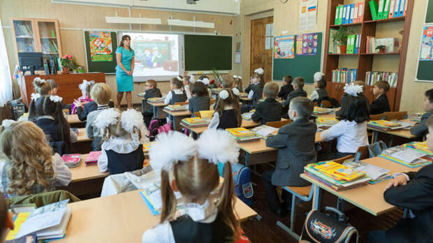 Из школьного курса обществознания уберут "антироссийские западные теории"