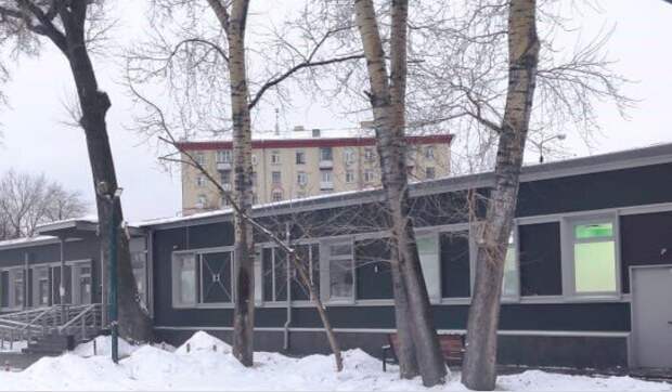 На улице Маршала Бирюзова снесли незаконно возведенную мансарду