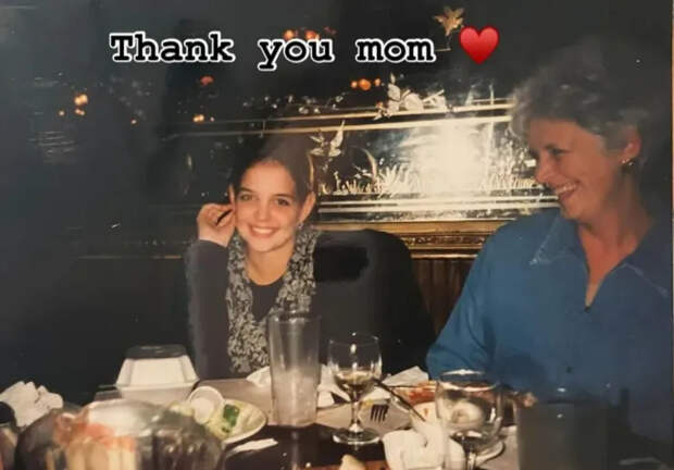 Кэти Холмс с мамой