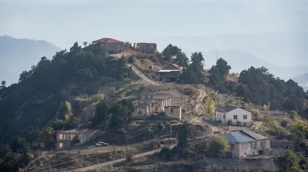 Путин обсудил ситуацию в Карабахе с Пашиняном и Алиевым