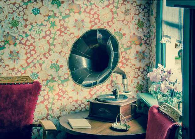 У меня глаз наметанный. Я ежедневно тренирую свою "насмотренность". И поэтому легко определяю старые, винтажные или антикварные вещи, которые имеют ценность и можно вписать в современный интерьер.-10-4