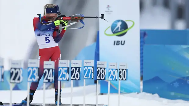 Норвежская биатлонистка Рёйселанд выиграла спринт на ОИ-2022, Резцова — шестая