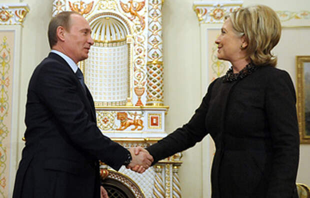 Владимир Путин и Хиллари Клинтон (слева направо)