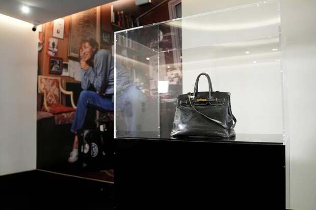 Первая сумка Hermès Birkin ушла на торгах за 800 миллионов рублей