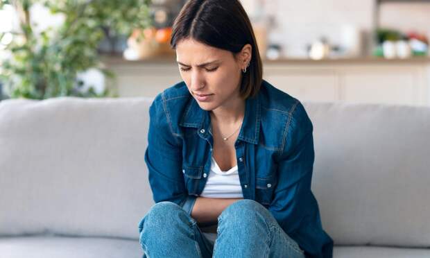 Порядок действий, если под конец дня пучит и болит живот, раскрыла врач Пургина