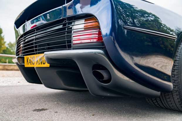 Один из самых красивых автомобилей Jaguar XJ220 1993 года