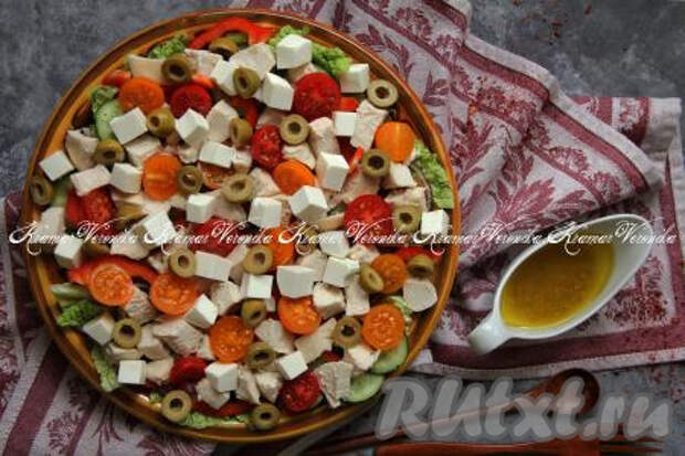 Салат «Греческий» с сыром сиртаки и пекинской капустой – пошаговый рецепт приготовления с фото