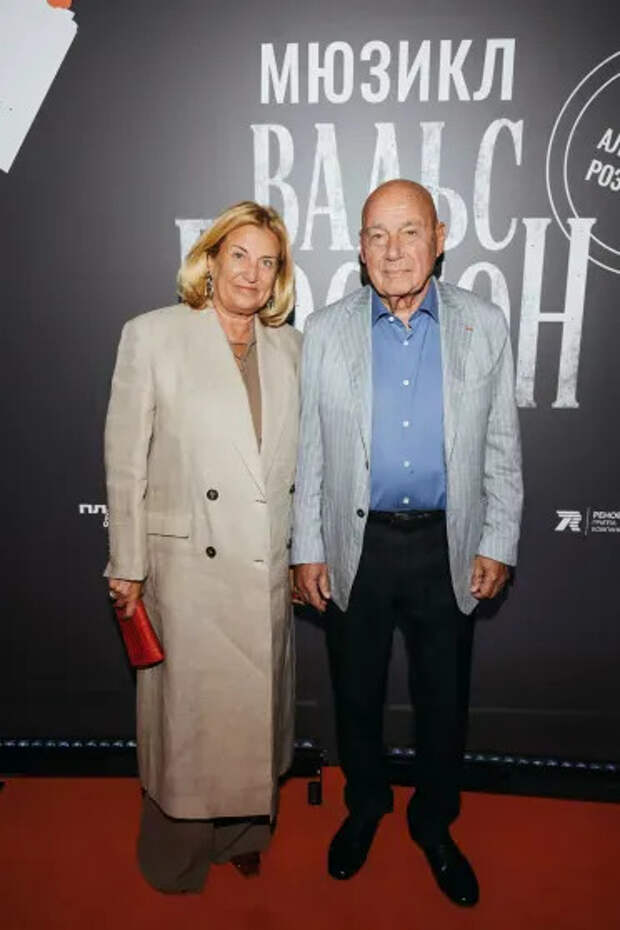 Владимир Познер с женой Надеждой Соловьёвой