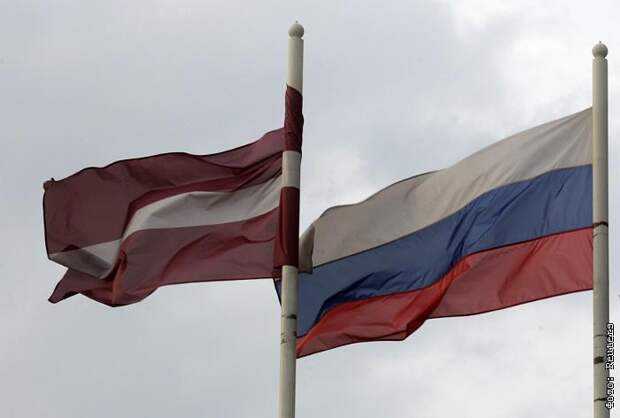 Посольство России направило в МИД Латвии ноту после сноса памятника советским морякам