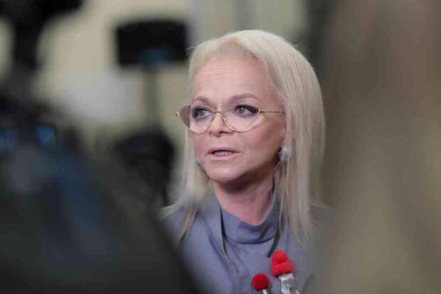 Полина Лурье числится собственницей квартиры Долиной