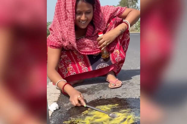 NDTV: индианка приготовила яичницу на раскаленном асфальте и удивила соцсети