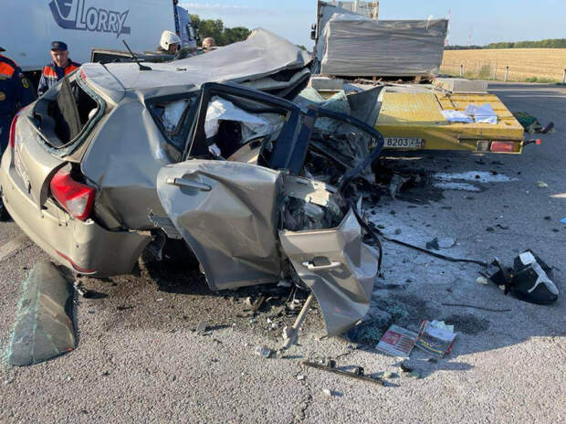 В Кущевском районе произошло смертельное ДТП: москвичка на Kia въехала в Renault с полуприцепом