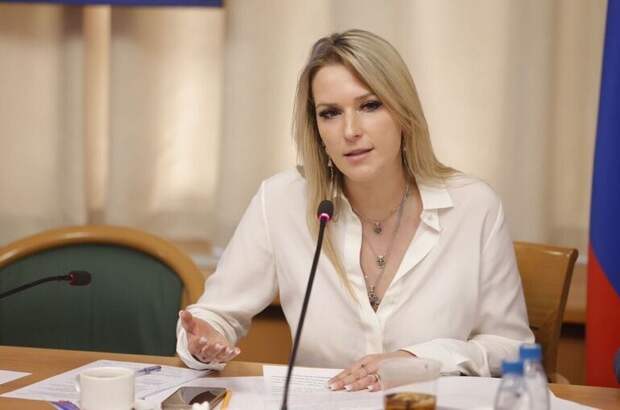 Депутат Лантратова попросила ФАС проверить работодателей на сговор