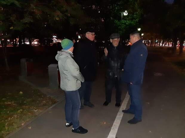 И. о. главы управы Лианозова Евгений Пюрвеев проведет обход территории Фото: управа района Лианозово