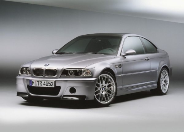S54 от M3 CSL попадает в этот рейтинг, так как это последний и самый сложный 6-цилиндровый двигатель спортивного подразделения BMW - M. Двигатель E46 CSL имеет модифицированную выхлопную систему, а также более агрессивные фазы газораспределения. как новая углеродная система всасывания, которая делает его звук более похожим на суперкар.