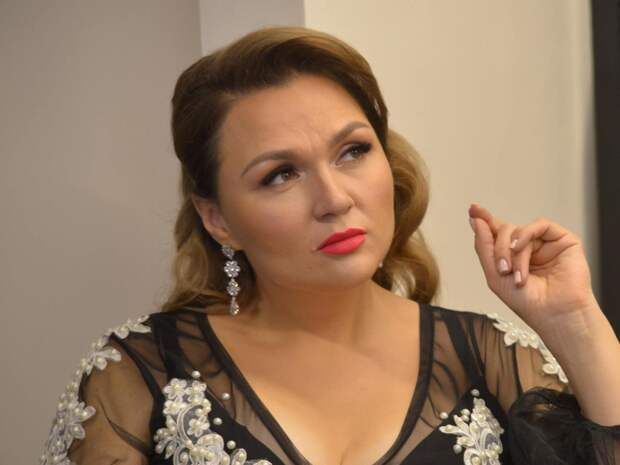 Надежда Ангарская откровенно о трудностях развода с мужем-иностранцем