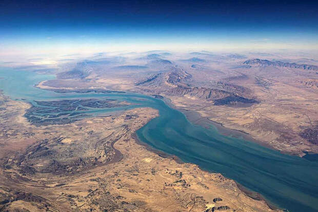 КСИР полностью закрыл Ормузский пролив для прохода судов