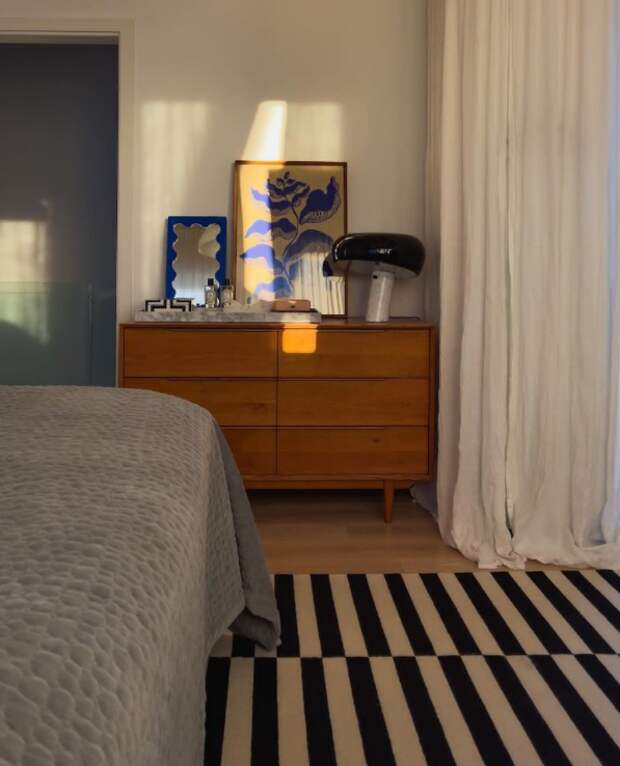 У меня глаз наметанный. Я ежедневно тренирую свою "насмотренность". И поэтому легко определяю старые, винтажные или антикварные вещи, которые имеют ценность и можно вписать в современный интерьер.-4-6