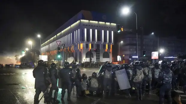 Госсекретарь Совбеза Белоруссии назвал беспорядки в Казахстане внешней гибридной агрессией