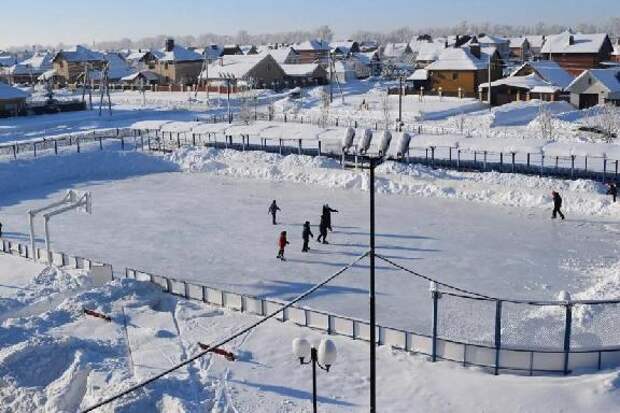 На территории "Школы Сколково - Тамбов" открылся каток