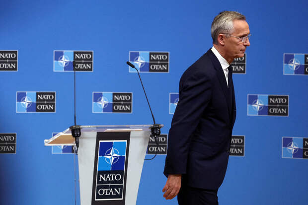 Столтенберг: НАТО не считает предложение Путина по Украине мирным