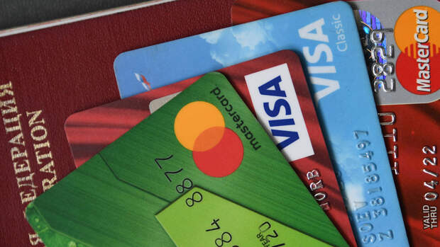 Депутат Миронов предложил ограничить банковский процент по кредитным картам