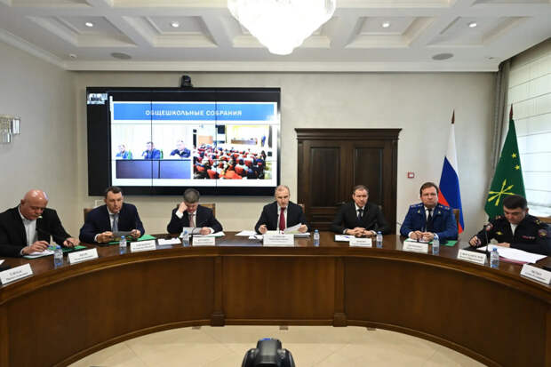 Мурат Кумпилов обозначил первоочередные задачи по вопросам обеспечения безопасности дорожного движения 