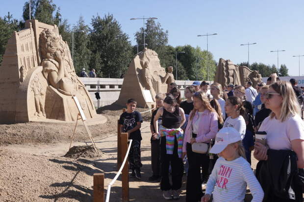 Ребята из Курской области посетили фестиваль «Песчаных скульптур» в Петербурге