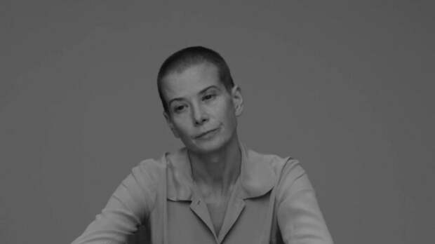 10 звёздных красавиц, сменивших локоны на стрижку «под ноль»