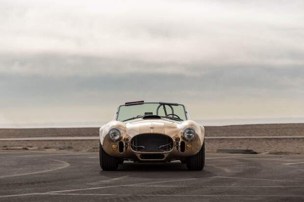 Полностью бронзовая реплика Shelby Cobra