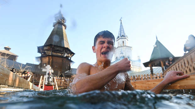 В РПЦ высказались о ВИП-купелях на Крещение