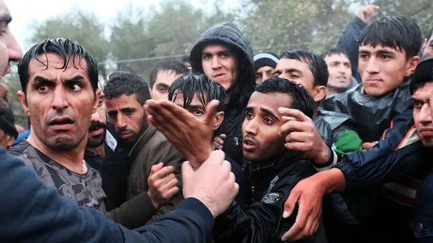 "Мигрантам подарки отменить!" Чего еще лишились приезжие после введения новых законов