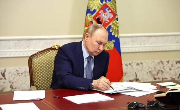 Путин назначил секретаря Совбеза Шойгу координатором работы по развитию ОПК