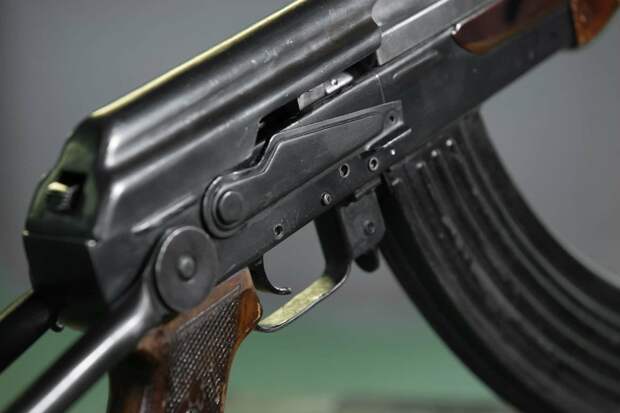 Жителя Сочи приговорили к 13,5 годам колонии за попытку расстрела полицейских из АК-47