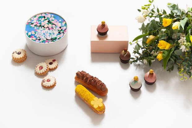 Нежные и утонченные – новые весенние десерты в «Эклерной Клер»