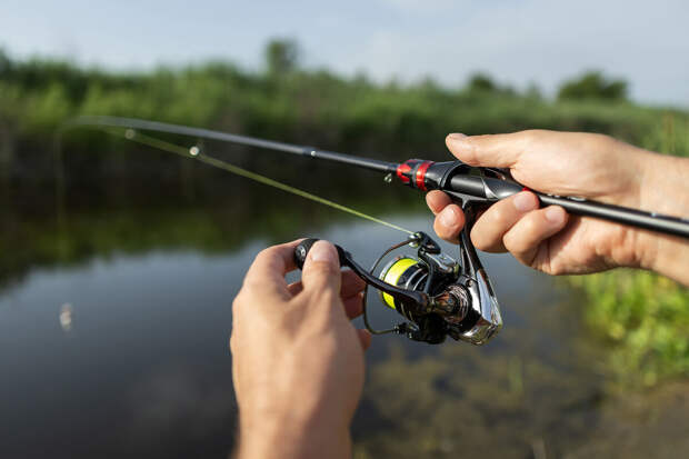 В Москве суд признал незаконной продажу лучных комплектов для рыбалки