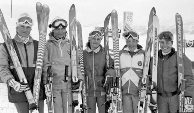 Лыжницы, 1985