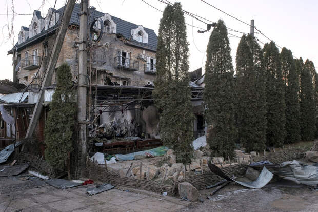 Жители Хорлов создали стихийный мемориал на месте атаки ВСУ