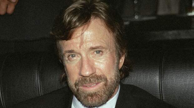 "Наши сердца разбиты": актер Чак Норрис скончался в возрасте 86 лет