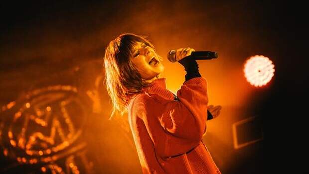 Экстрим-вокал, новые треки и дуэты: Юлия Савичева выступит в столичном клубе