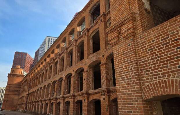 Реставрация фасадов Московской шерстоткацкой мануфактуры завершена на 75%