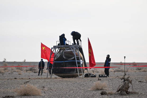 "Синьхуа": возвращаемая капсула корабля Shenzhou-20 совершила посадку на Земле