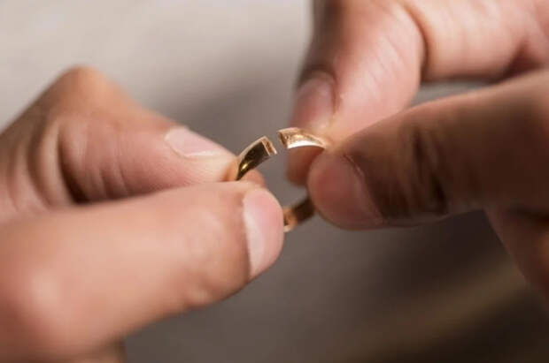 Врач из Британии назвал ночную привычку, из-за которой разводятся 47% пар