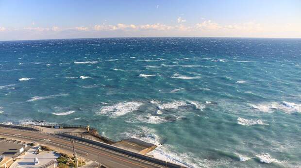 Россиянина со спасателем унесло в открытый океан на Филиппинах